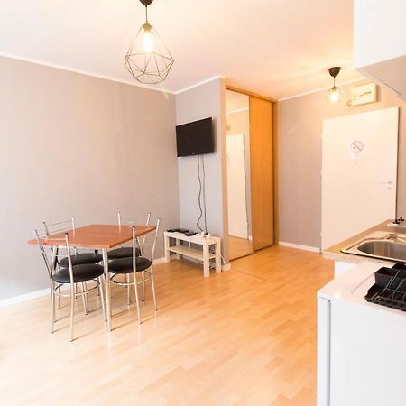 Апартаменты Apartsystem- Self Check In 24H Saturn Вроцлав Экстерьер фото